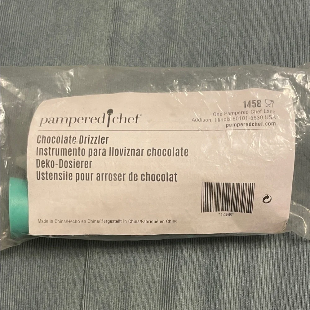 Pampered Chef Silicone Teal Chocolate Drizzler BRAND NEW Dessert Decor Tool